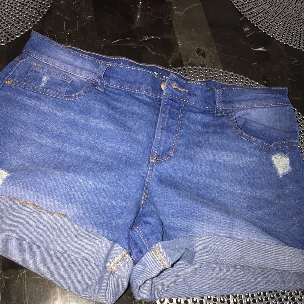 New old navy jean shorts - Picture 2 of 5